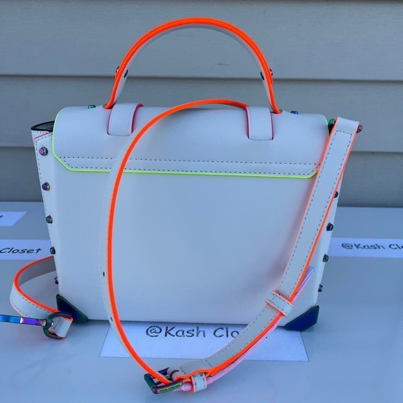 Michael Kors Manhattan Satchel Medium Leather Contrast-Trim Satchel Optic white - Picture 4 of 12